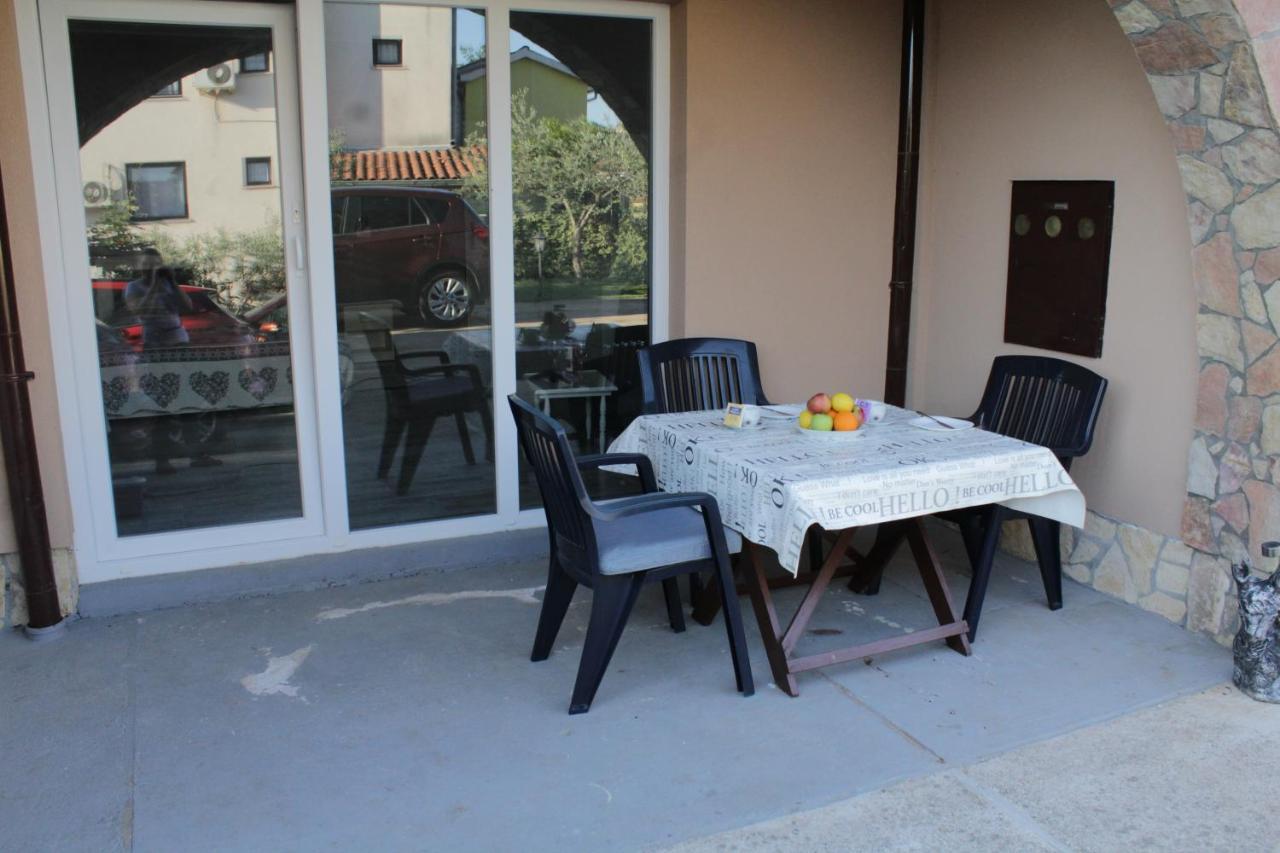 Apartment Nikolena Rovinjsko Selo Exterior foto